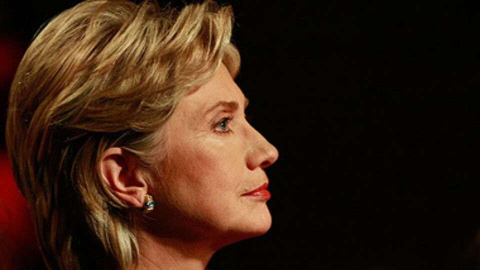 Хиллари Клинтон считает, что с Путиным нужно говорить на языке силы