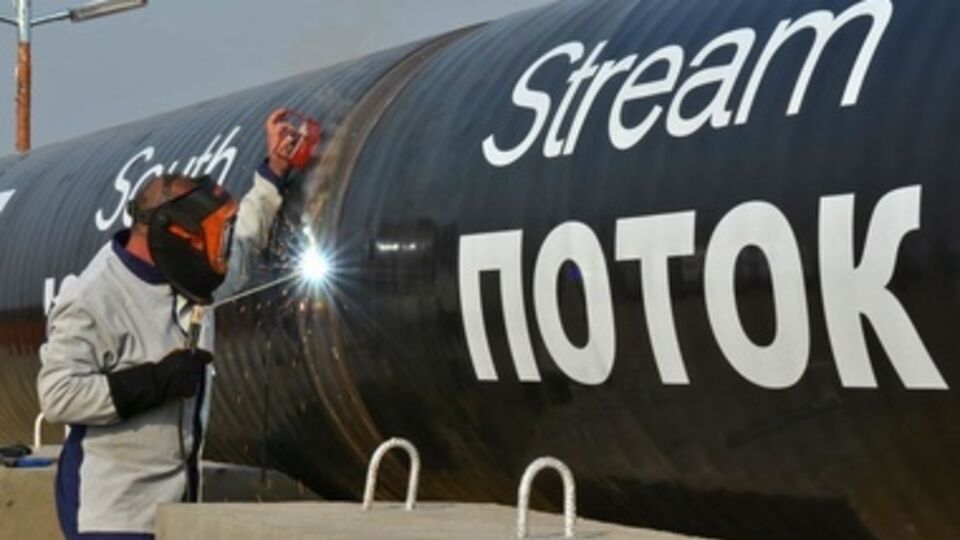 Посол России в Евросоюзе Владимир Чижов считает приостановку строительства "Южного потока" началом третьего уровня санкций.