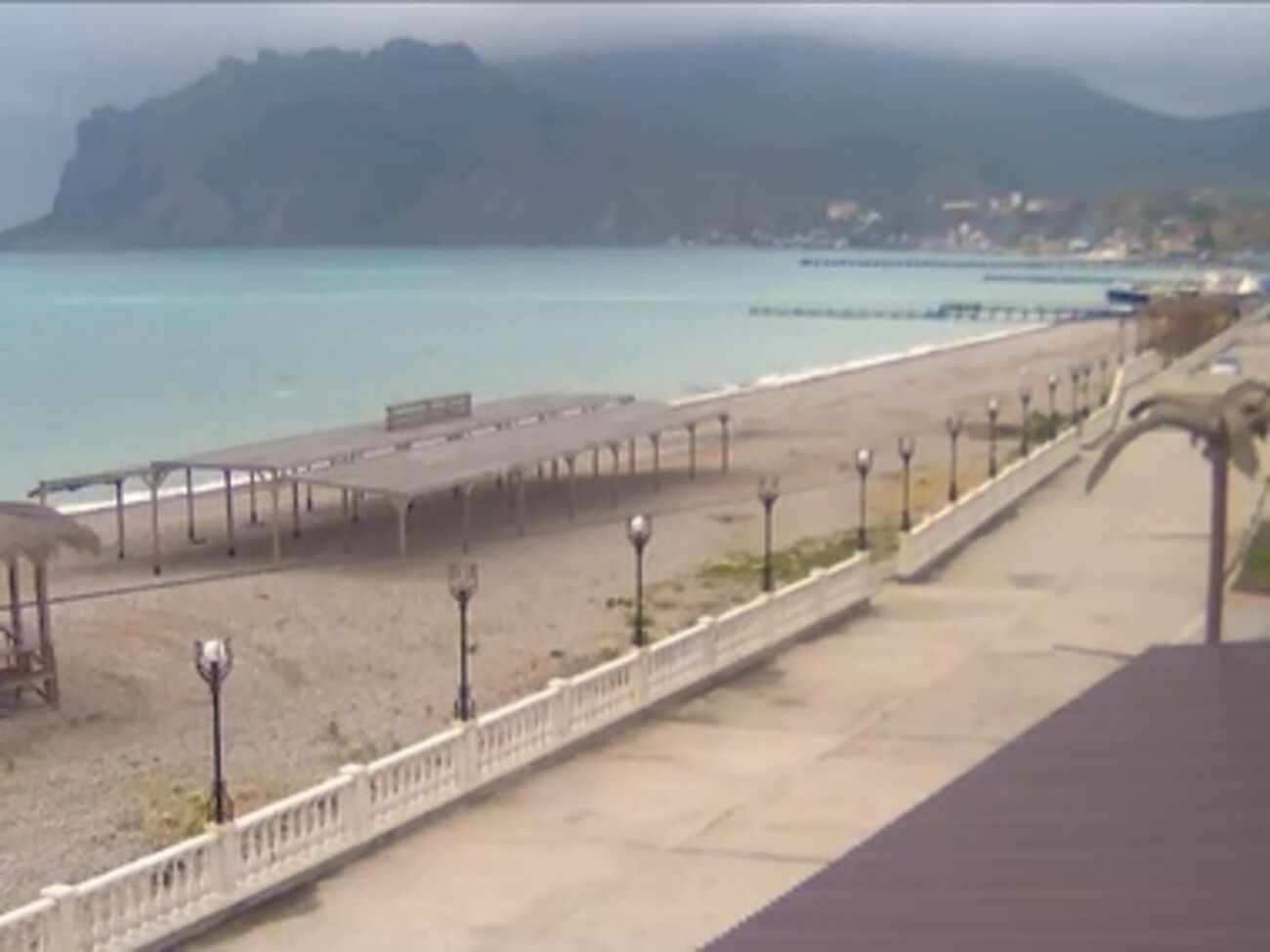 Россияне не спешат заполнять&nbsp;крымские пляжи