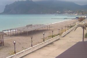 Россияне не спешат заполнять крымские пляжи