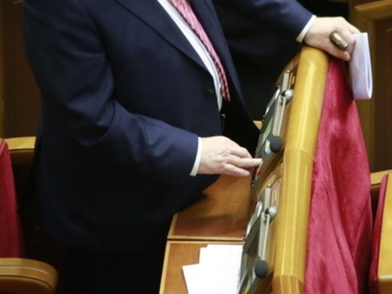 Кабмину поручили провести конкурс на лучший эскиз ордена