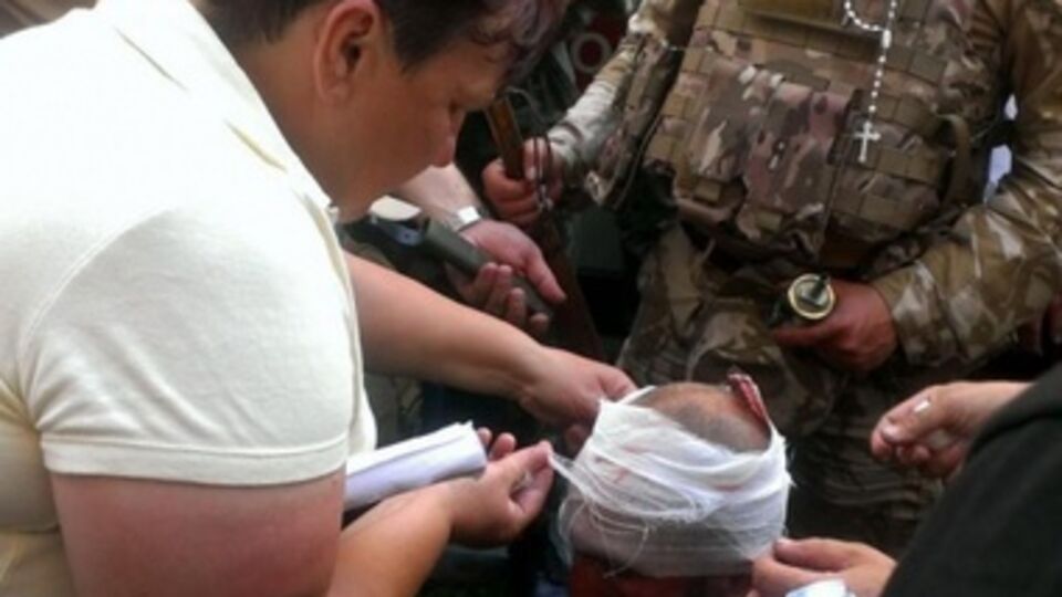 Волонтеры и медики помогли пострадавшим