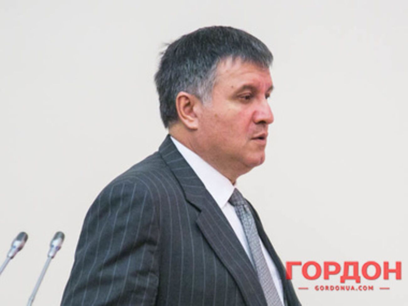 Кабмин работает над созданием гуманитарного коридора, заявил Аваков