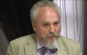 Украинская церковь Московского патриархата и сама не стремится к автокефалии, считает российский политолог.