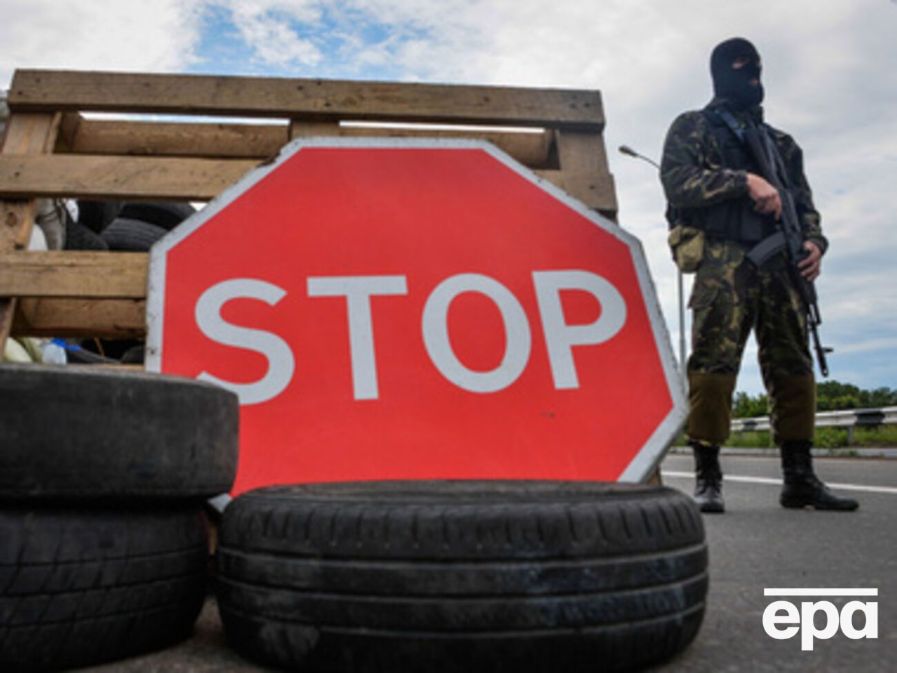 Террористы не смогут долго удерживать Луганск и Донецк