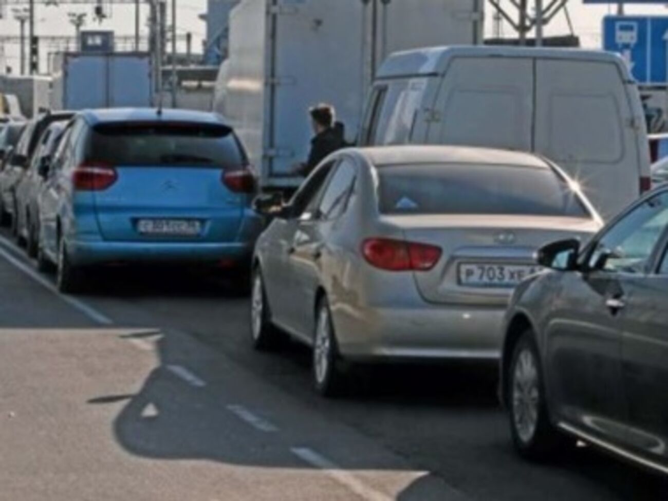 На Керченской переправе начали продавать места в очереди