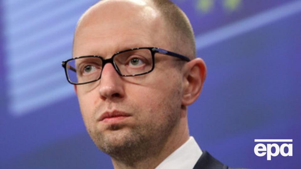 Украине нужно бороться за каждую гривну, уверен Яценюк