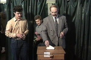 1994 год, Лукашенко принимает участие в своих первых президентских выборах