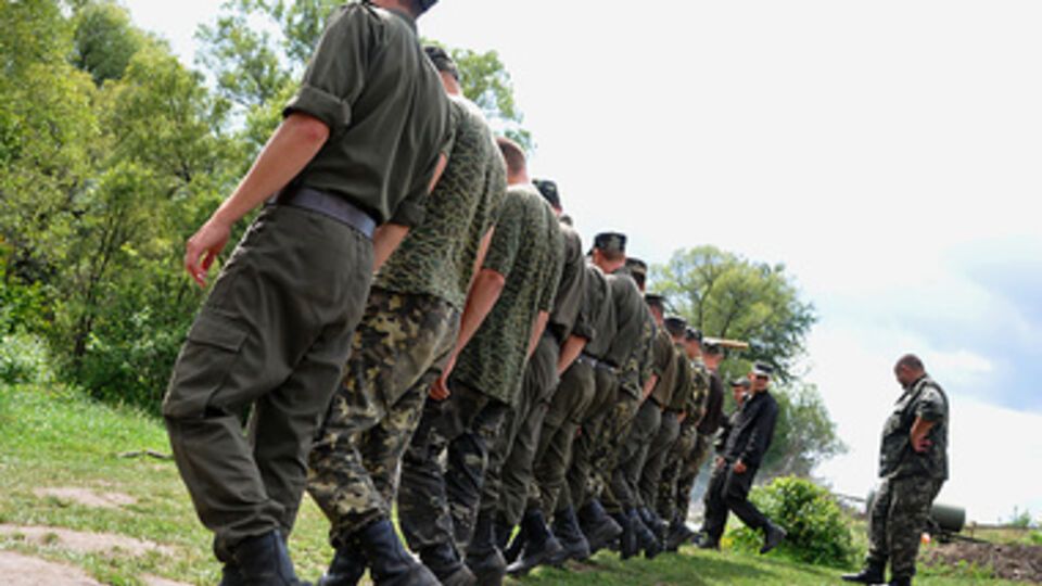 Силы АТО укрепляются вокруг Донецка