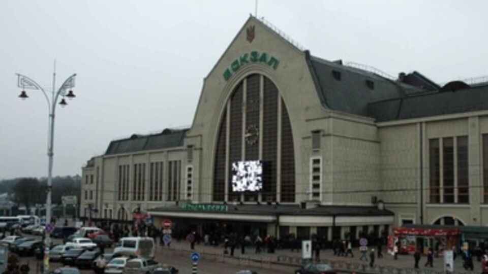 В Ивано-Франковск и Ужгород назначены дополнительные поезда