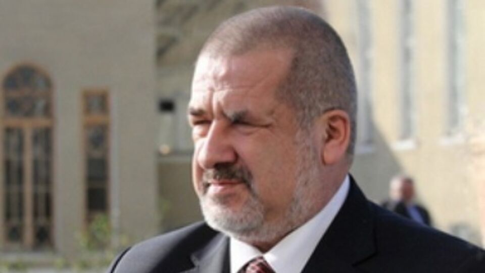 Рефату Чубарову запретили въезд в Крым на пять лет