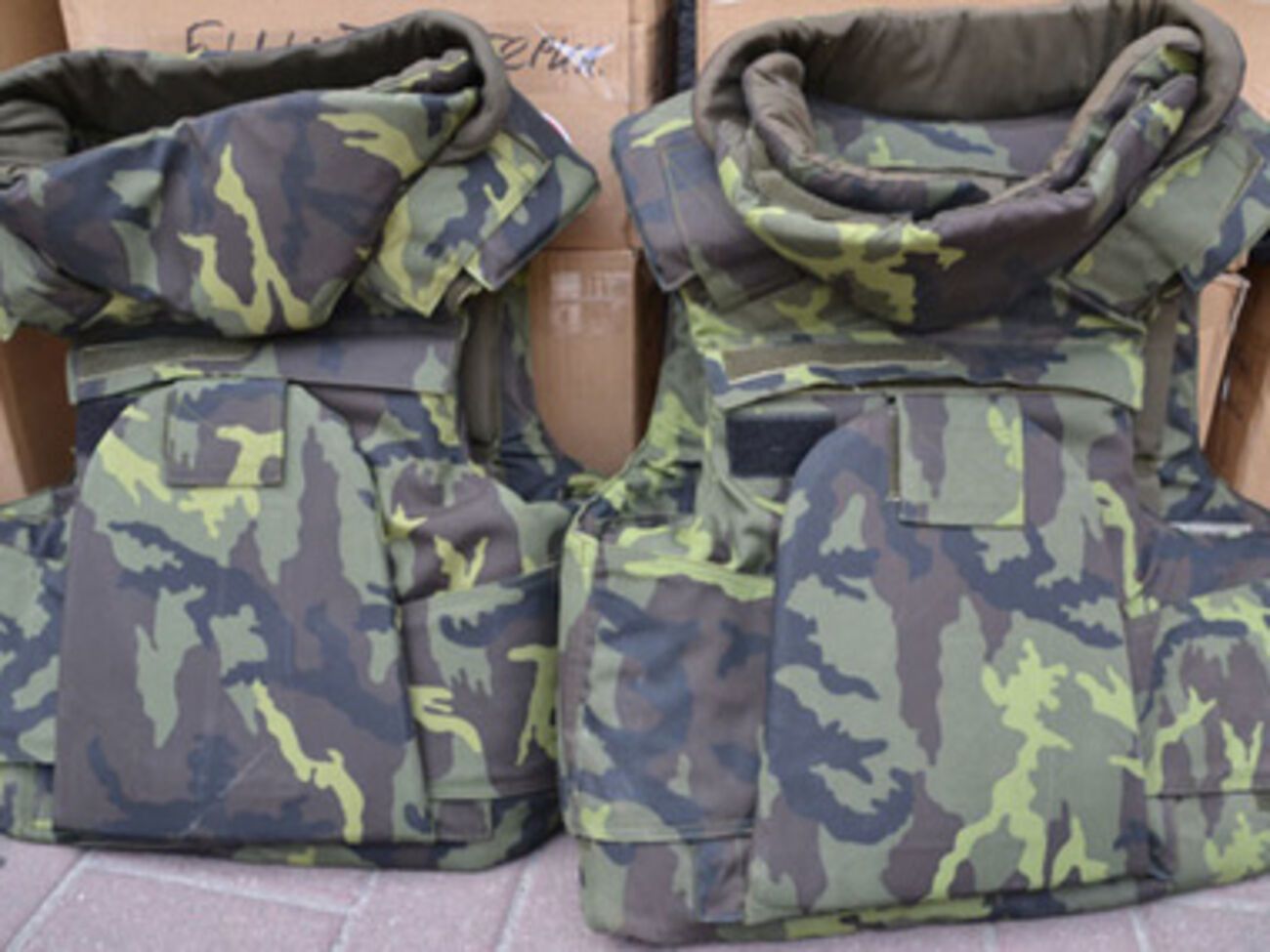 Украинские власти хотят обеспечить бронежилетами в первую очередь Национальную гвардию