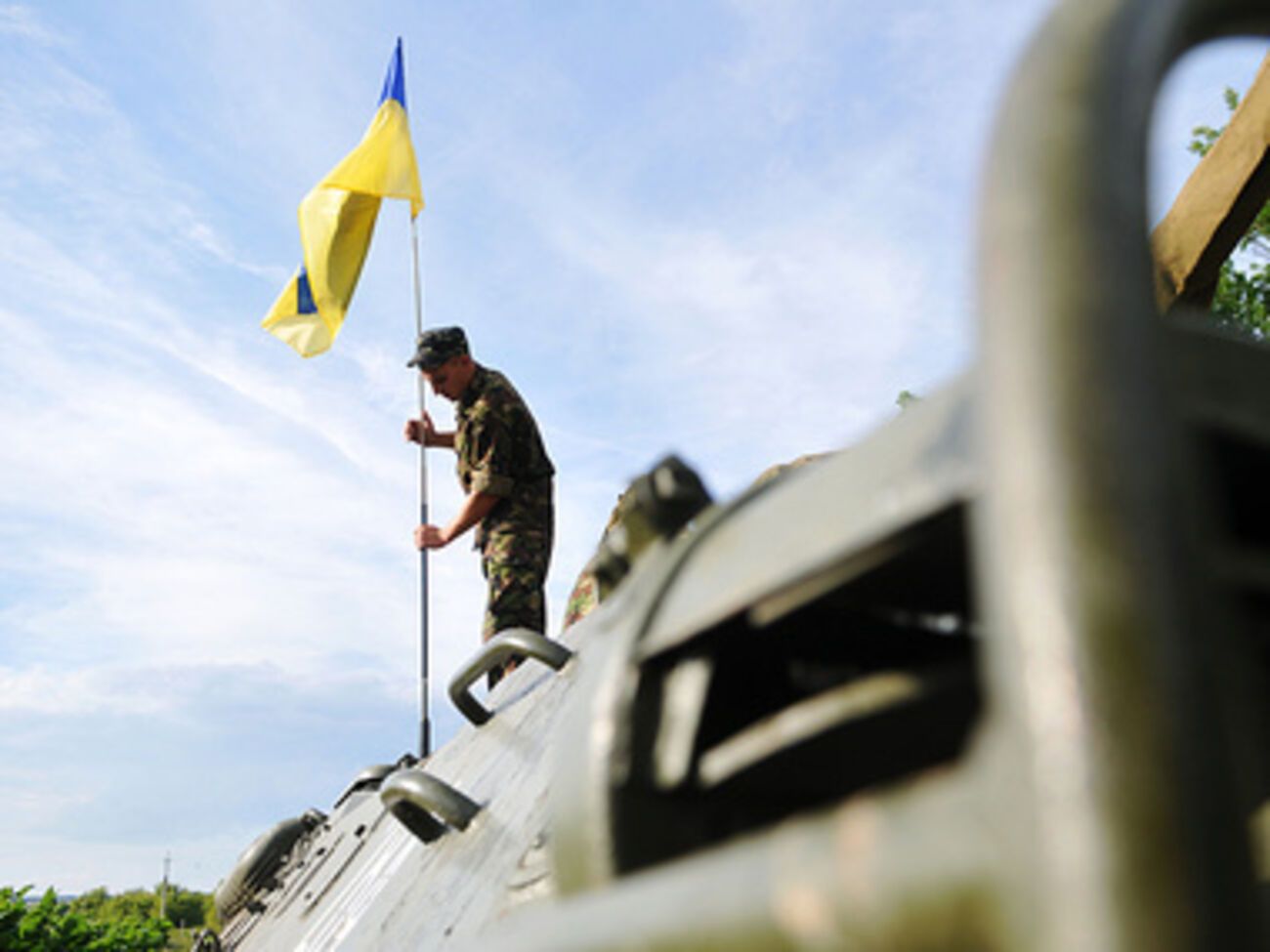 Еще трое украинских военнослужащих погибли в войне с боевиками