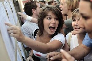 Абитуриенты могут подать заявление в пять вузов