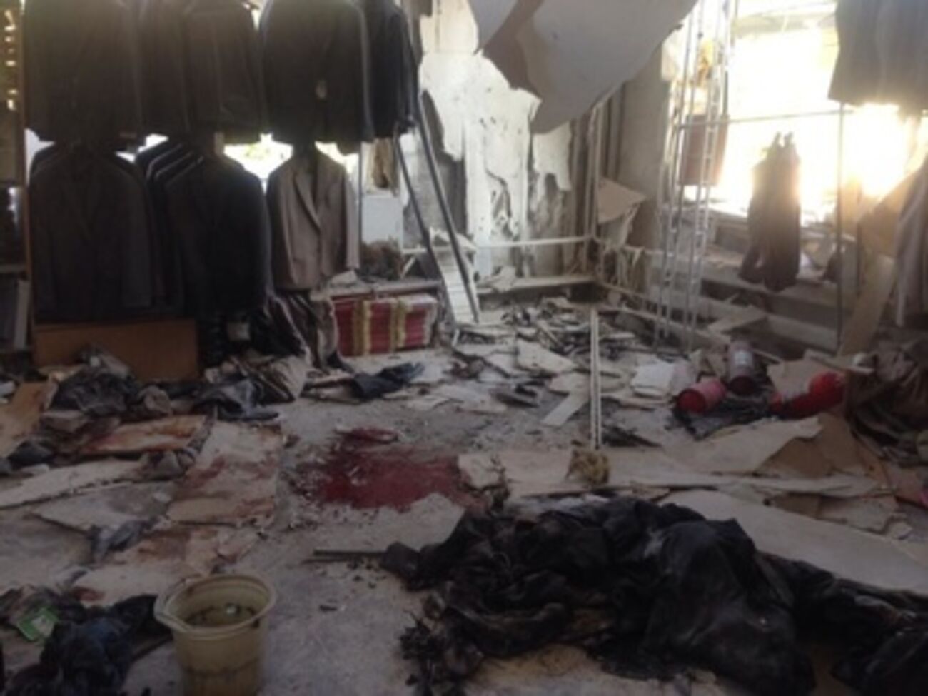 От взрыва в донецком ЦУМе тяжело ранен один человек