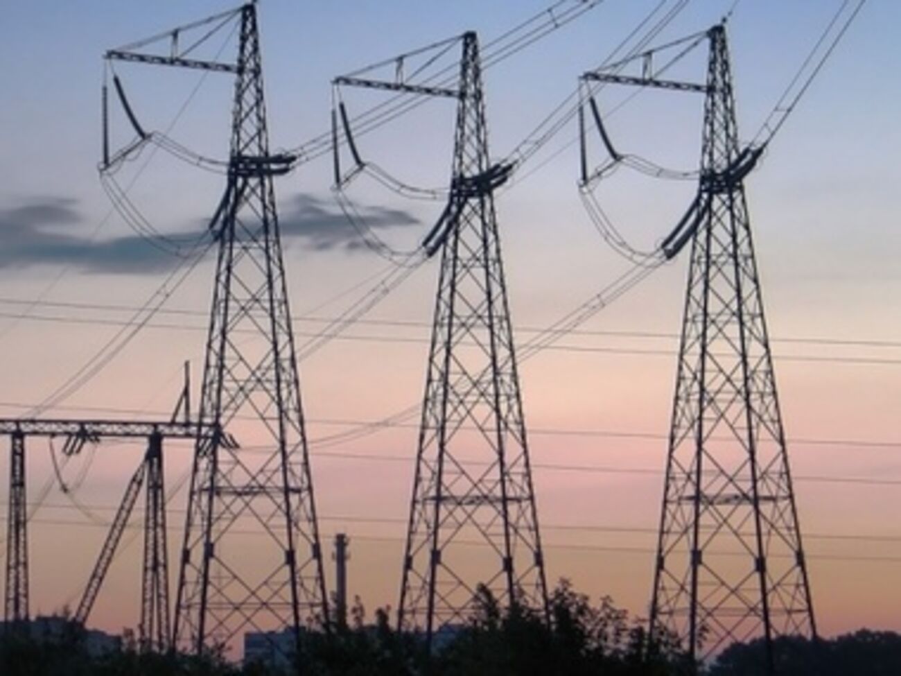 Жители Дзержинского района в результате обстрела остались без электричества