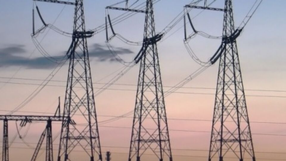 Жители Дзержинского района в результате обстрела остались без электричества