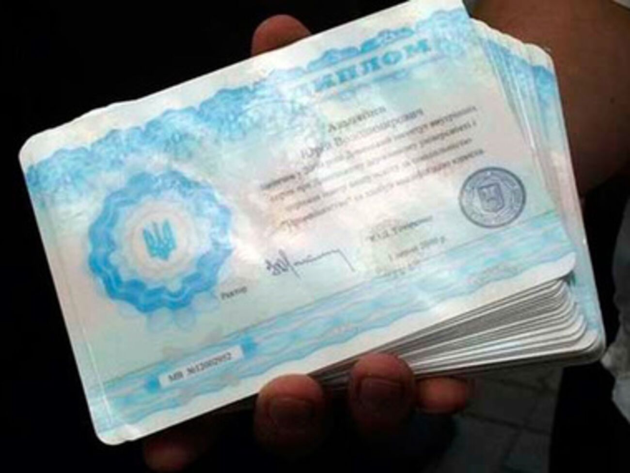 Дипломы, выданные крымскими вузами, будут признаваться только в самом Крыму и России