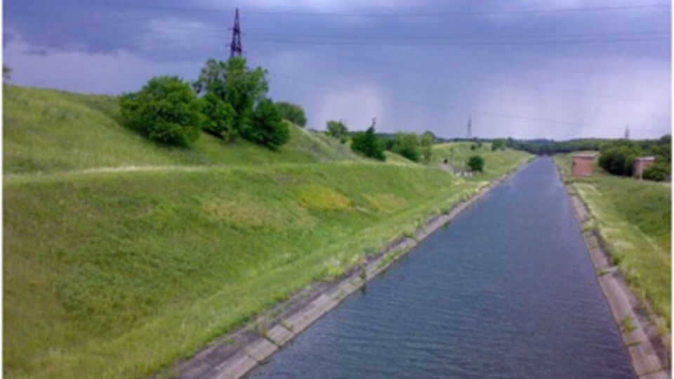 За ночь работники "Донецкоблэнерго" возобновили энергоснабжение насосных станций канала