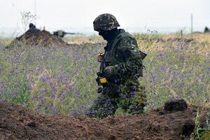 Всю ночь велись боевые действия с использованием тяжелой артиллерии в городе Марьинка.