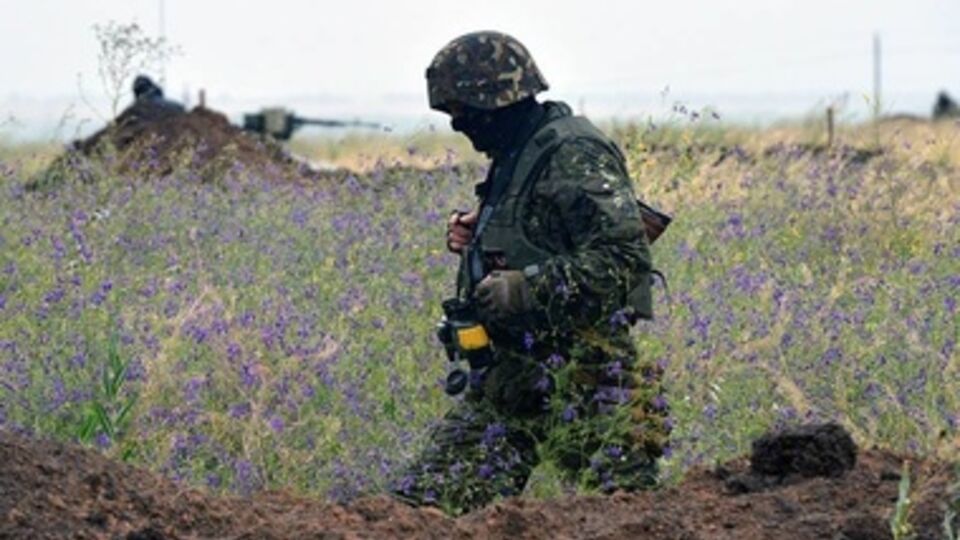 Всю ночь велись боевые действия с использованием тяжелой артиллерии в городе Марьинка.