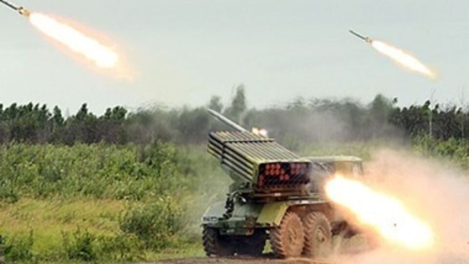 Ночью подразделения ВСУ были обстреляны из систем залпового огня БМ-21 "Град" со стороны границы Российской Федерации.