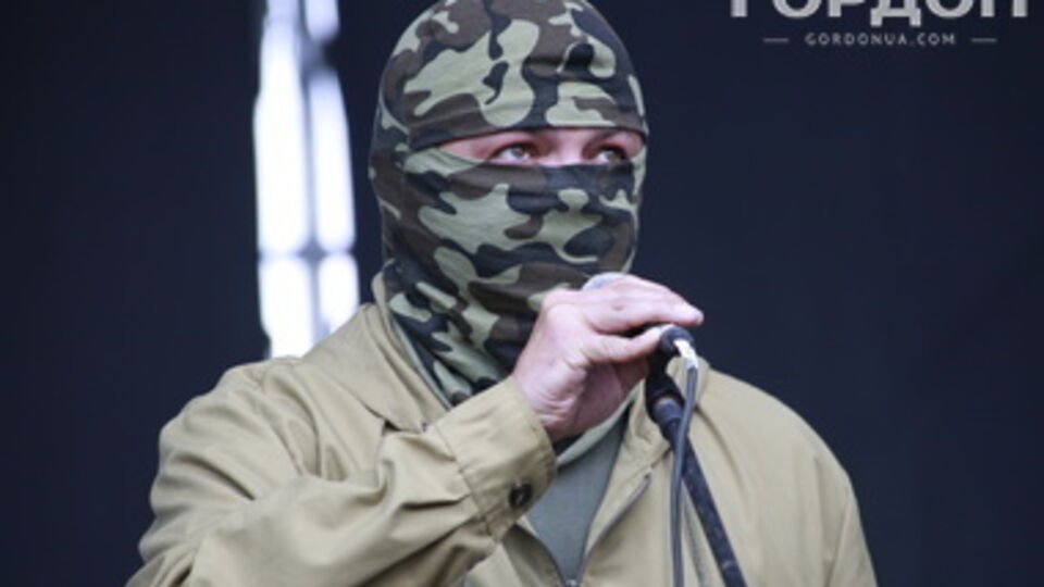 Семенченко утверждает, что работники милиции, больниц и заводов сотрудничают с террористами.