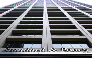 Standard & Poor's улучшило кредитный рейтинг Украины