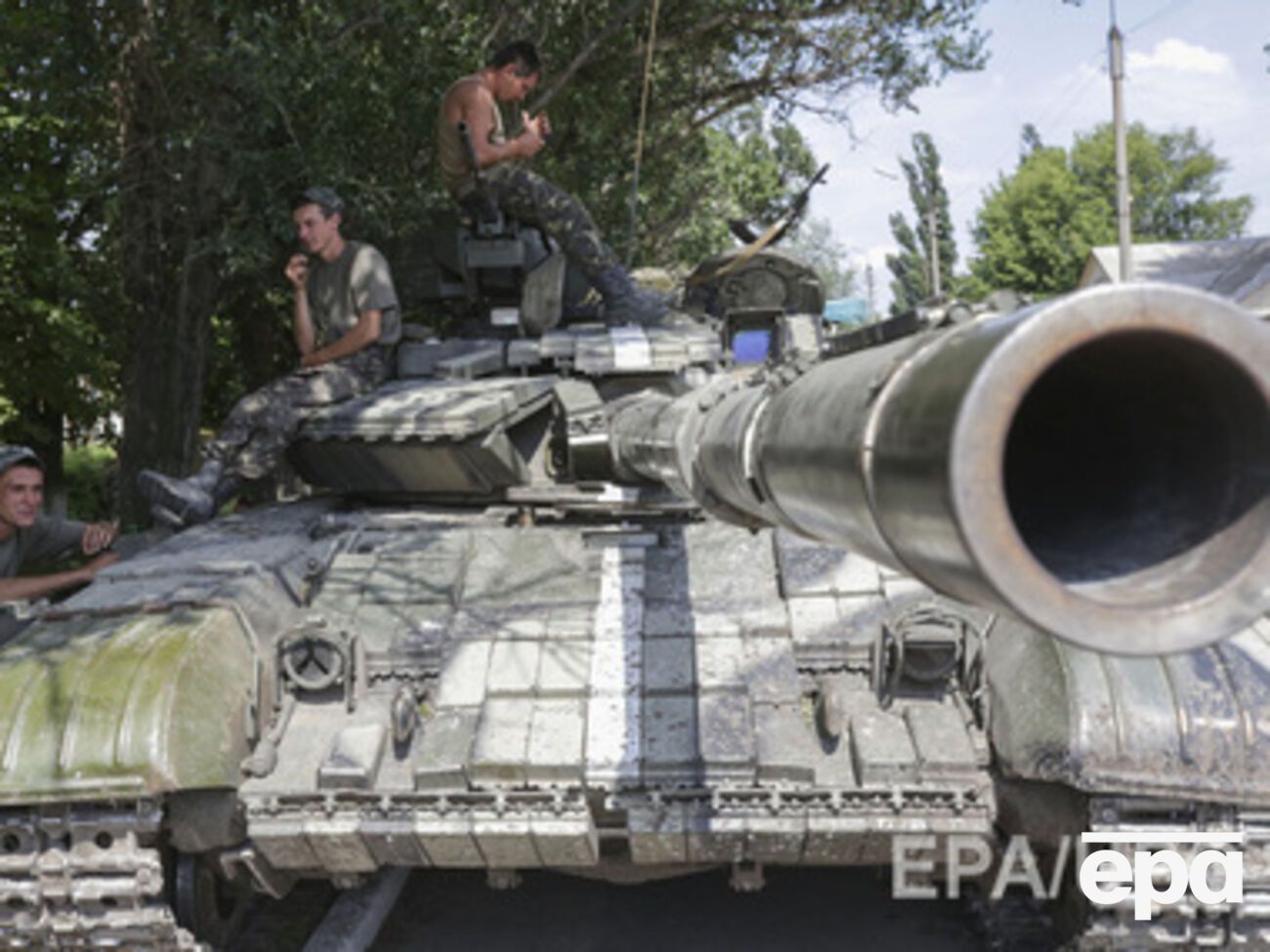 Украинский батальон отремонтировал себе брошенный танк
