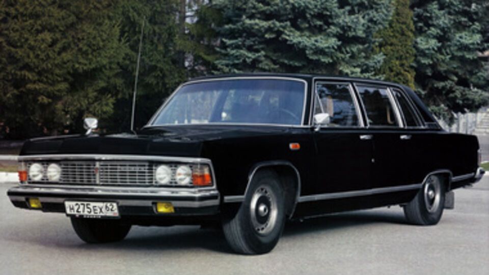 На аукционе попытаются продать три правительственные "Чайки"