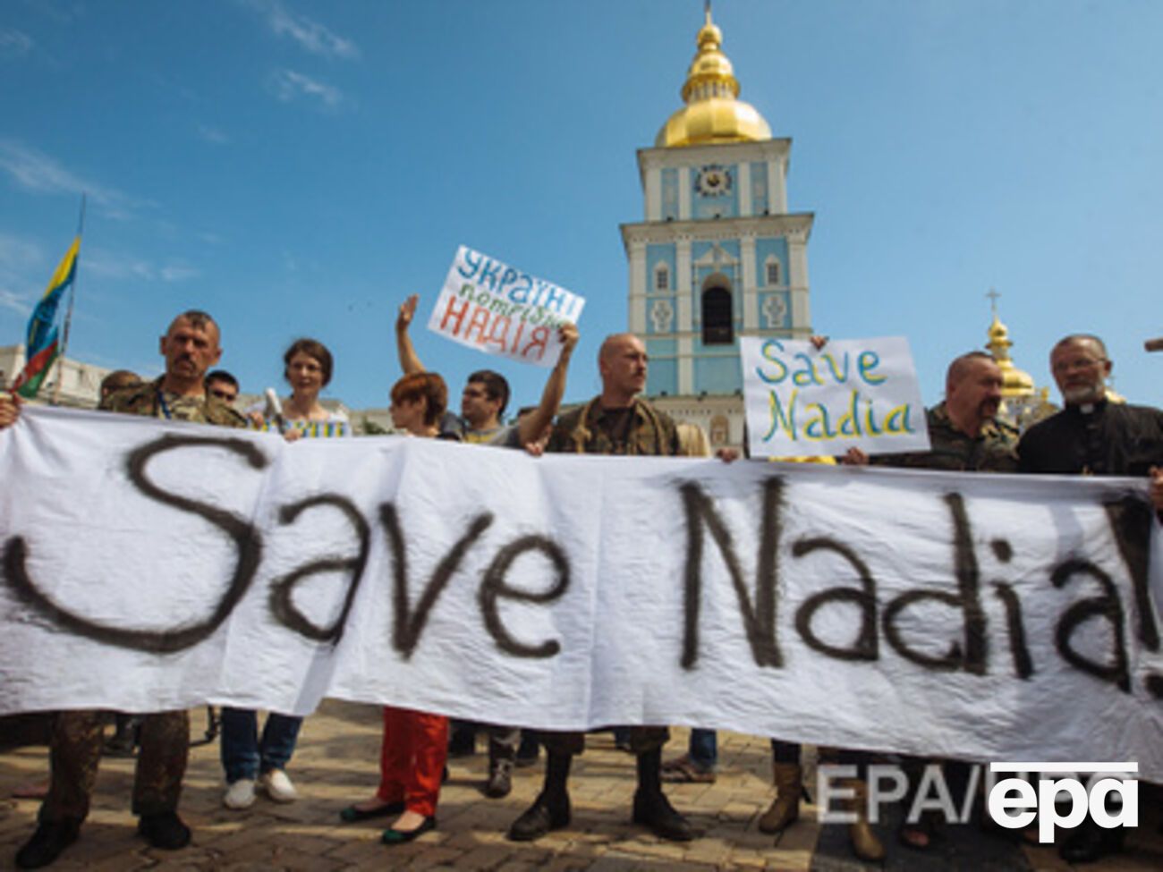 Консула Украины не пускают к летчице Савченко