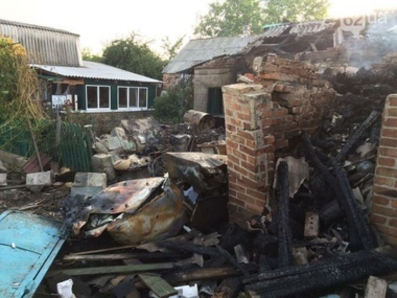 Террористы обстреливают дома из крупнокалиберного миномета