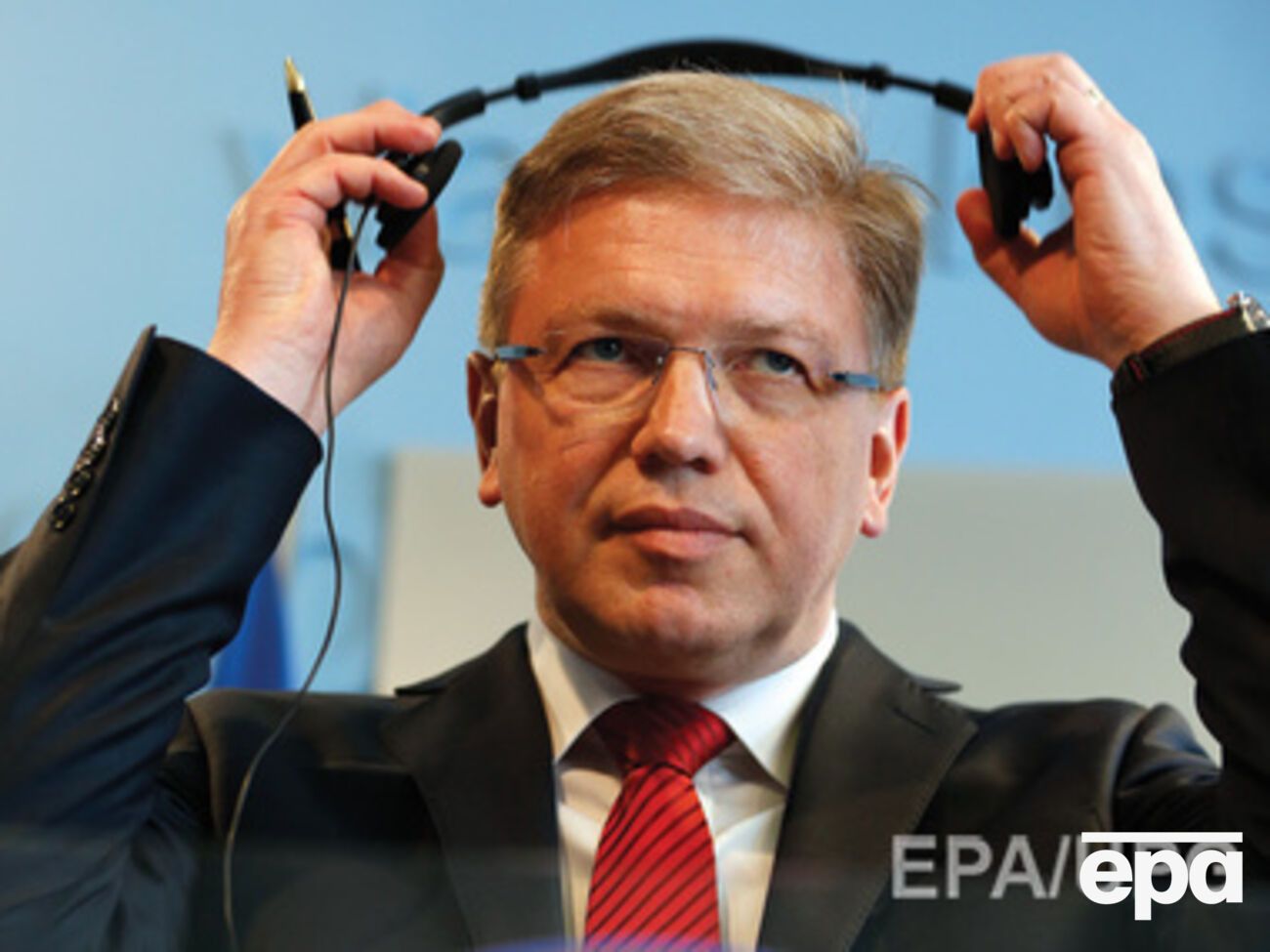 Фюле не верит российской пропаганде