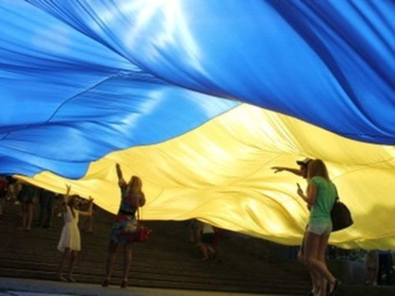 В Мариуполь привезут флаг-рекордсмен