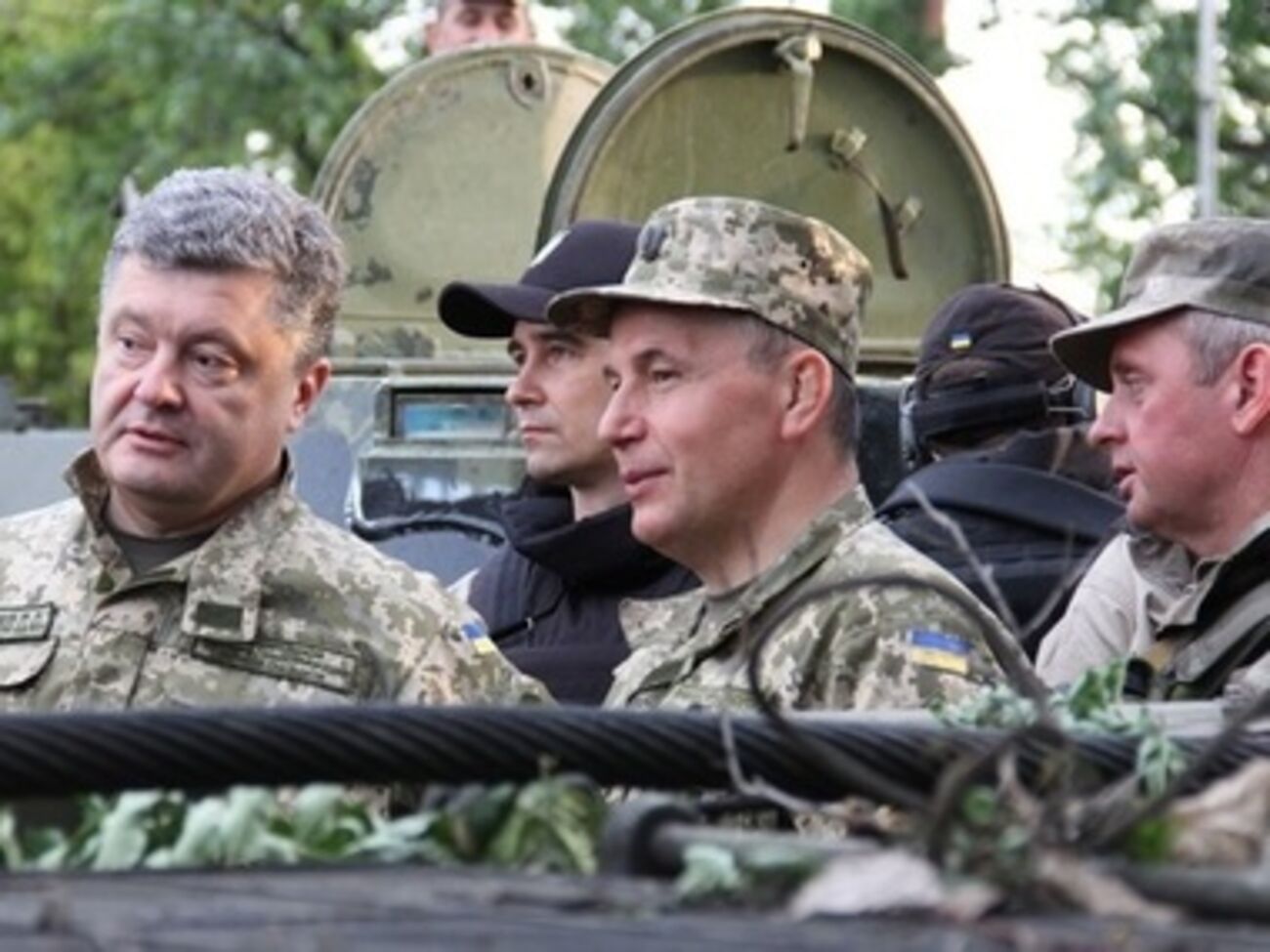 Президент Петр Порошенко с визитом в лагере сил АТО