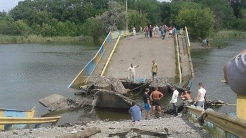 Террористы взорвали очередной мост