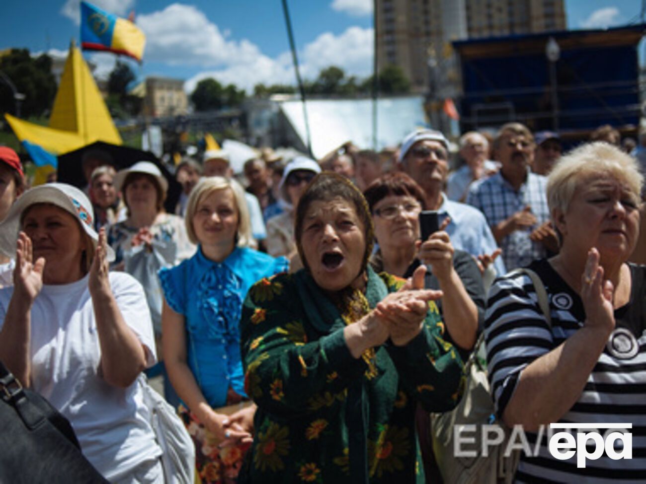 Сотник Майдана ---&nbsp;Баррикады, которые пытаются снести, должны остаться как память, чтобы будущее поколение знало, почему и за что воевал Майдан