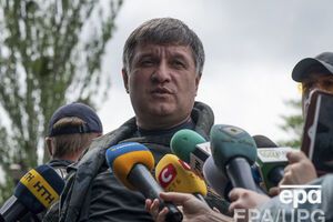 Аваков требует "заткнуться и бить врага"