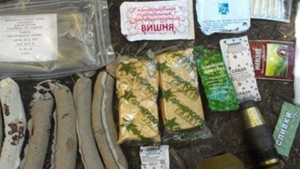 На оставленных позициях террористов обнаружили сухие пайки российского производства