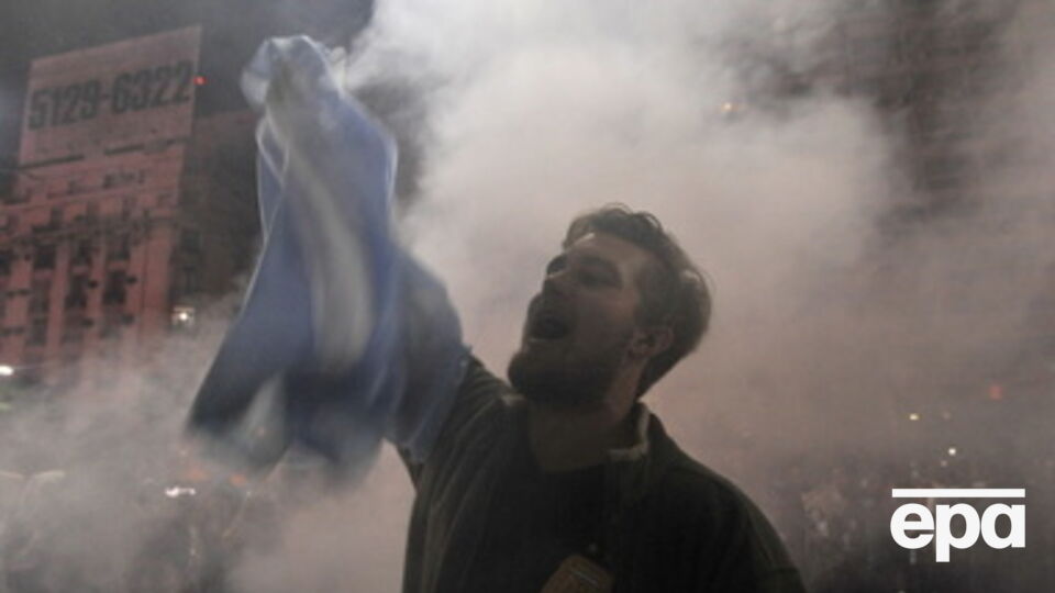 Во время беспорядков пострадали 7 человек