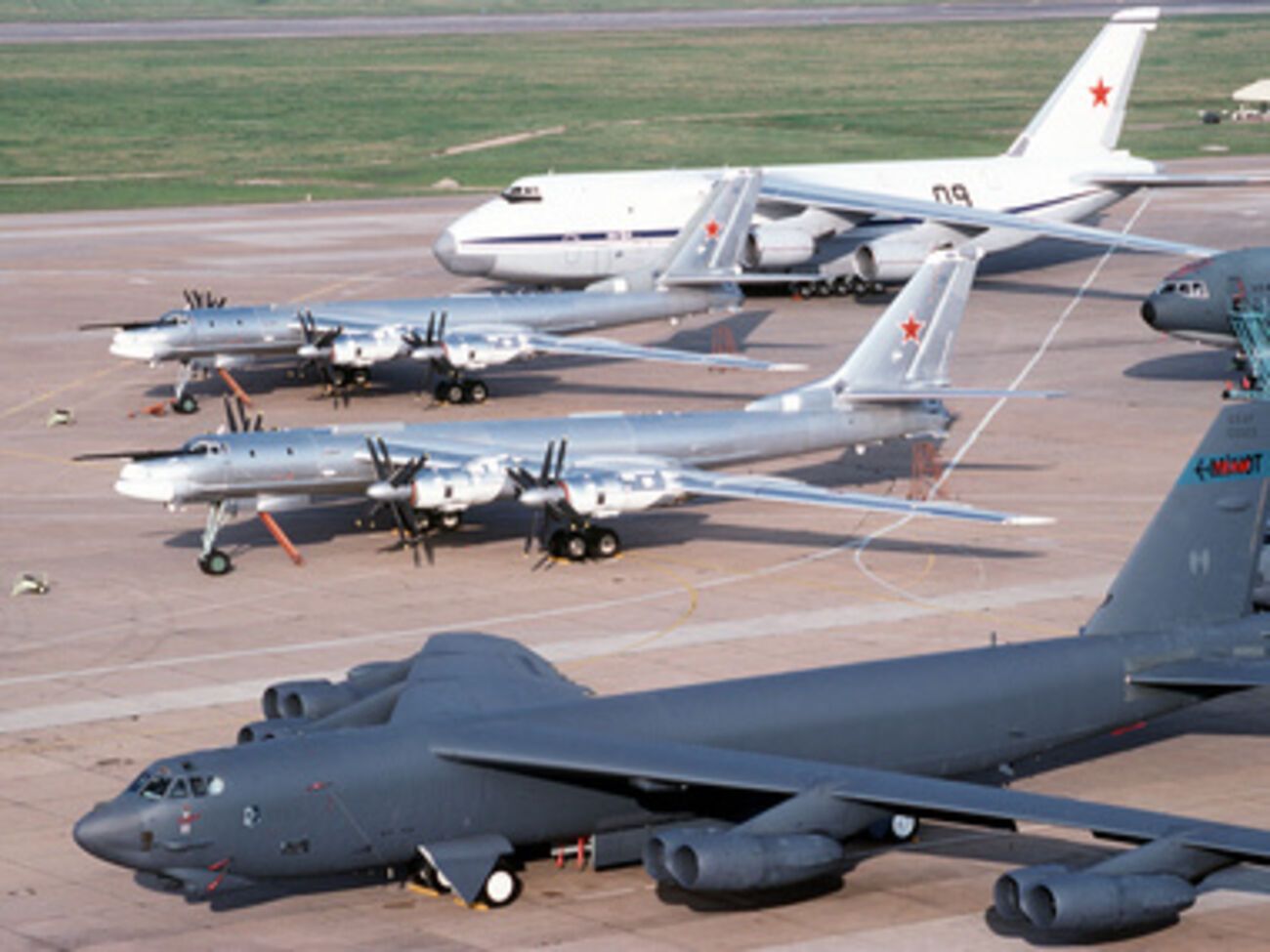 Россия проводит учения в Черном море