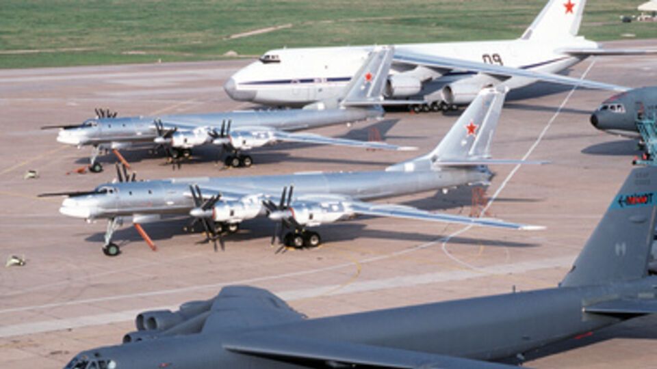 Россия проводит учения в Черном море