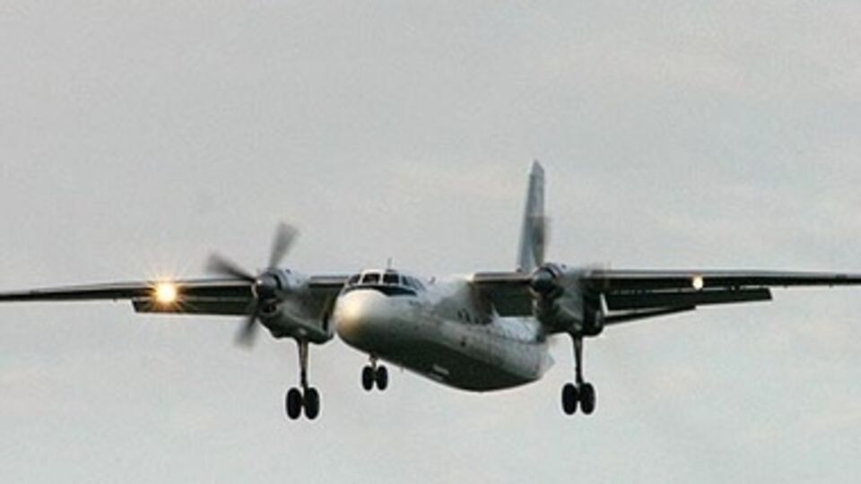 Экипаж самолета успел покинуть борт, сообщает источник