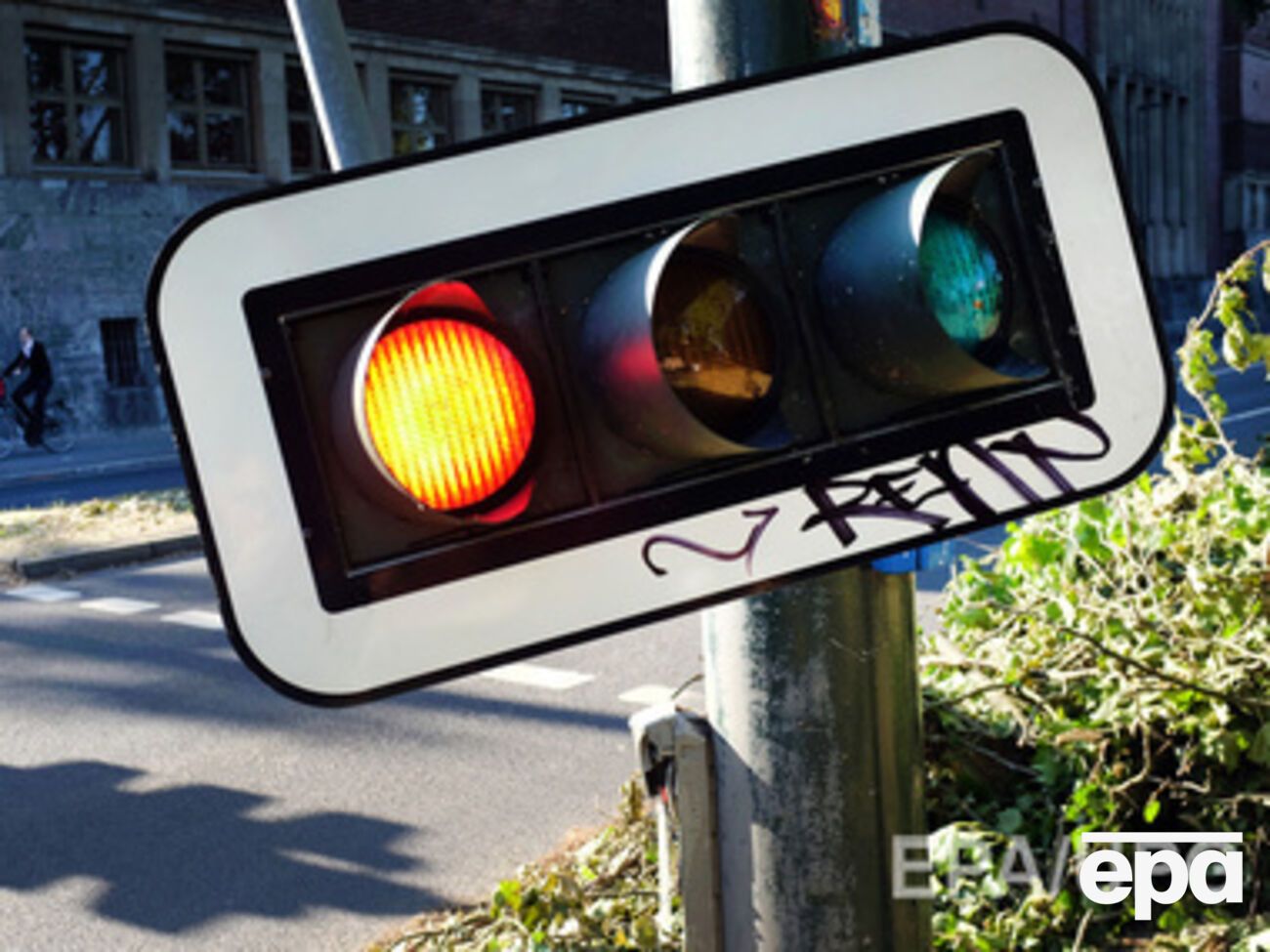 В Донецке светофоры переведены в режим "внимание"