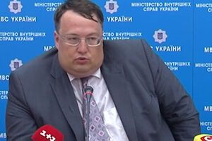 Героиня ролика о "распятии" ребенка в Славянске ведет асоциальный образ жизни, заявил Геращенко