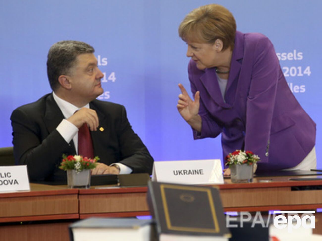 Порошенко провел консультации с Меркель