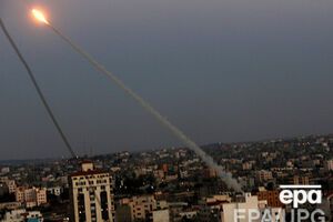 Боевики ХАМАСа выпускают ракету по Израилю