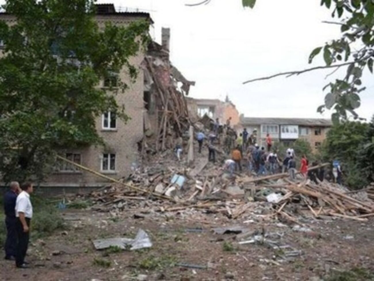 На месте ведутся спасательные работы