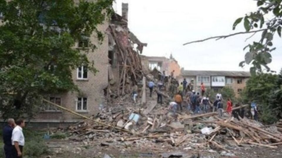 На месте ведутся спасательные работы