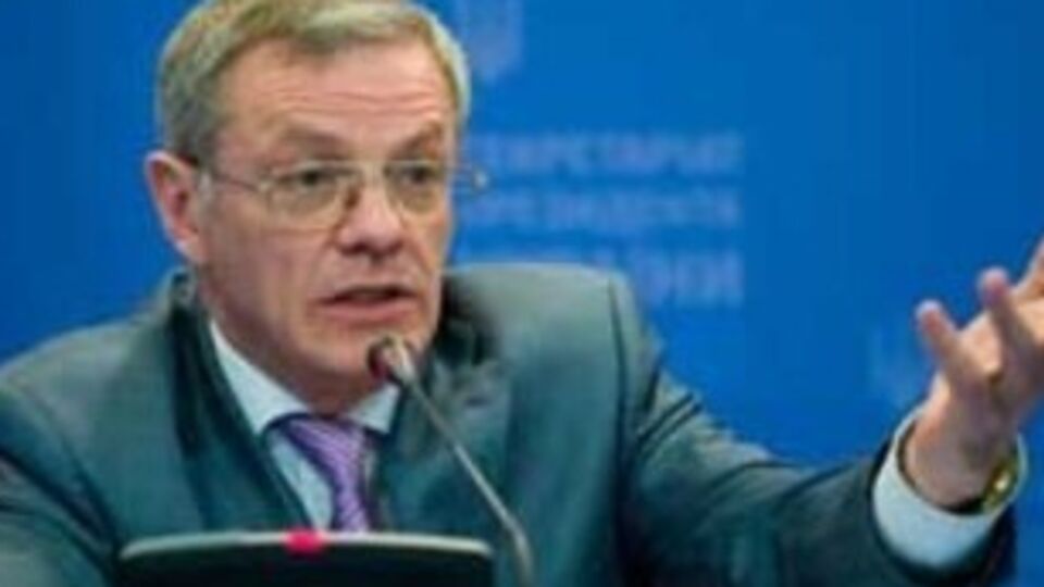 Проблема не в том, где и чей батальон стоит, а в том, как обеспечить победу, считает Гарань.